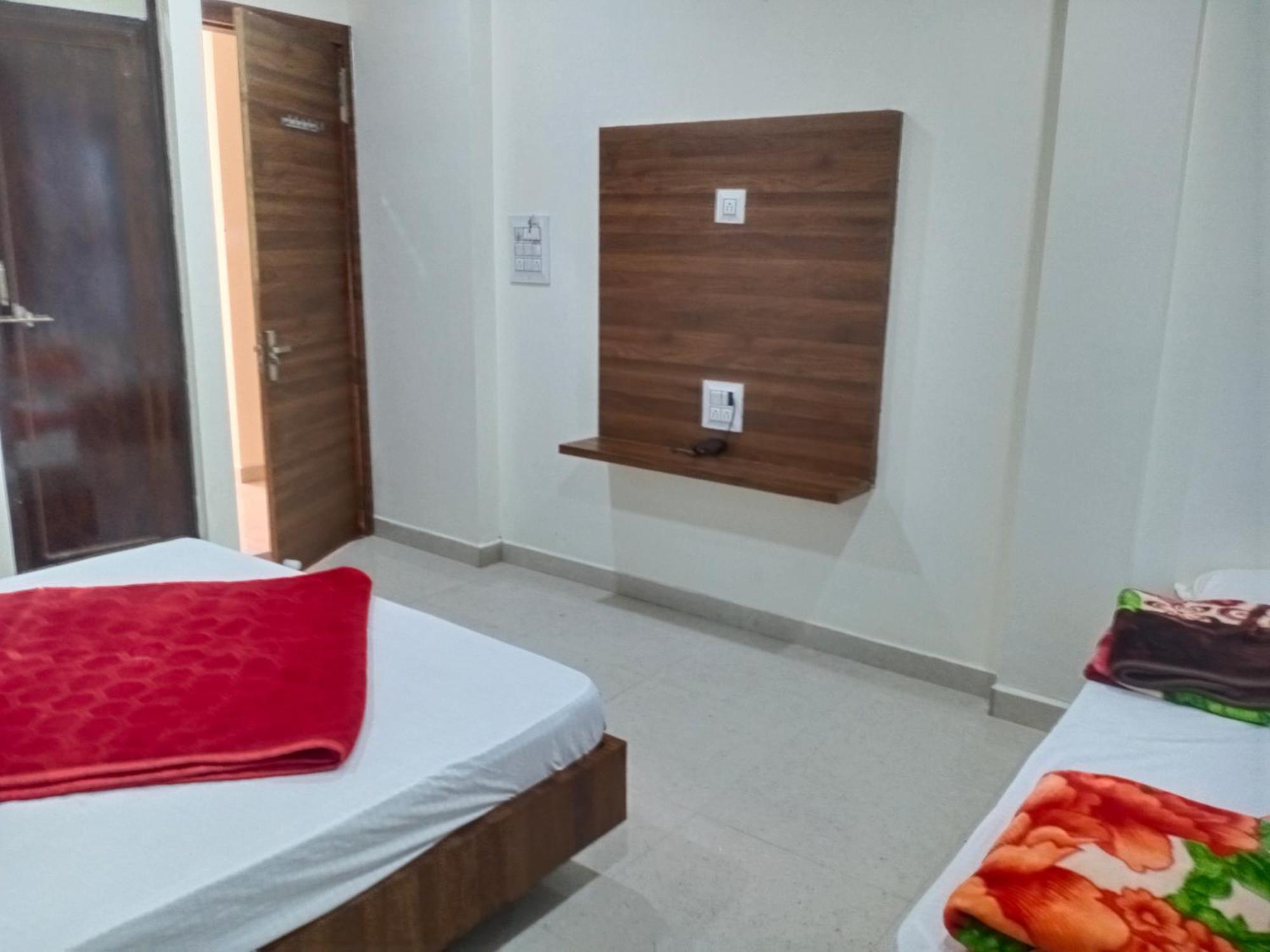 Hotel Soham Palace Ujjain Buitenkant foto
