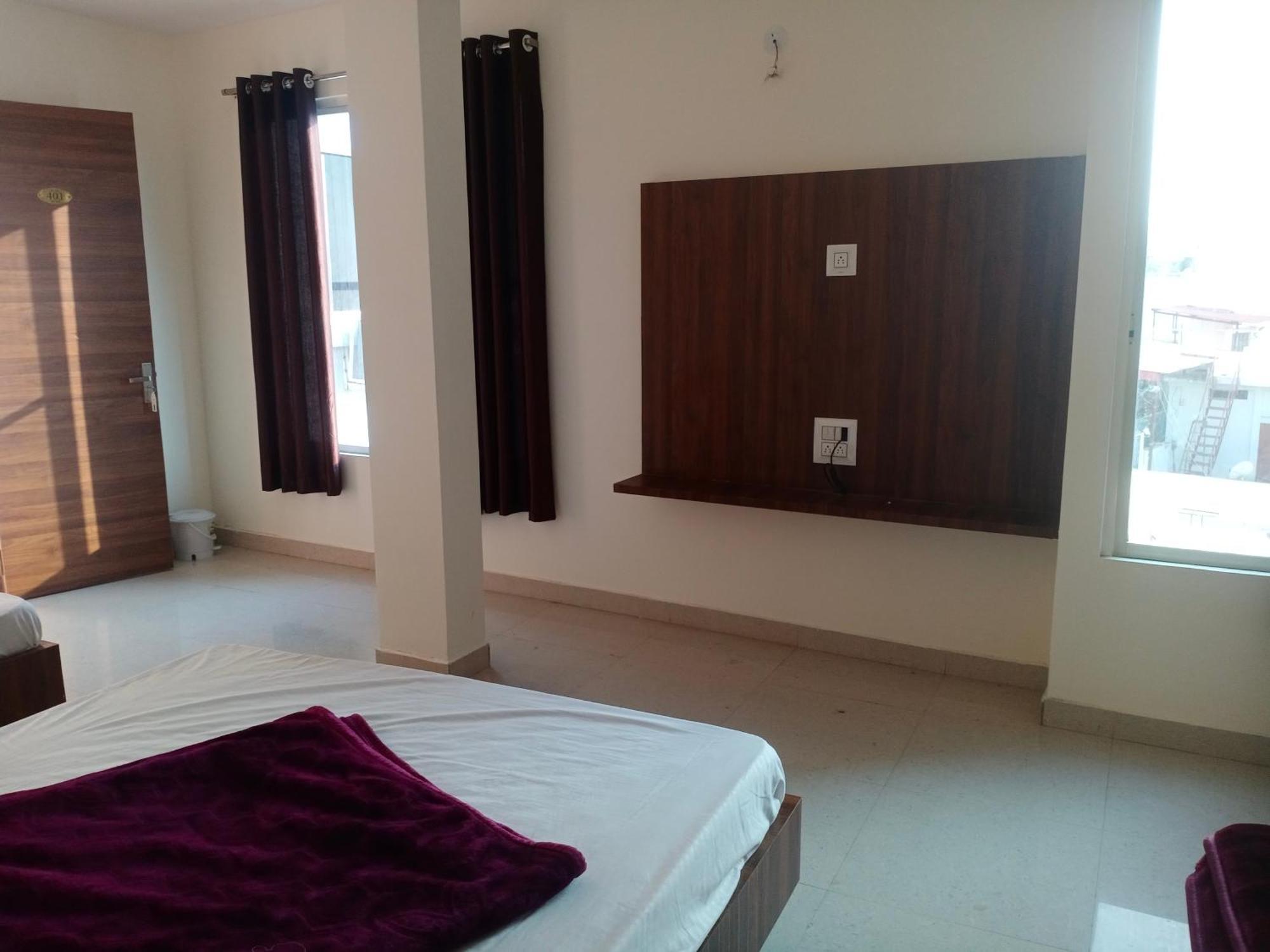 Hotel Soham Palace Ujjain Buitenkant foto