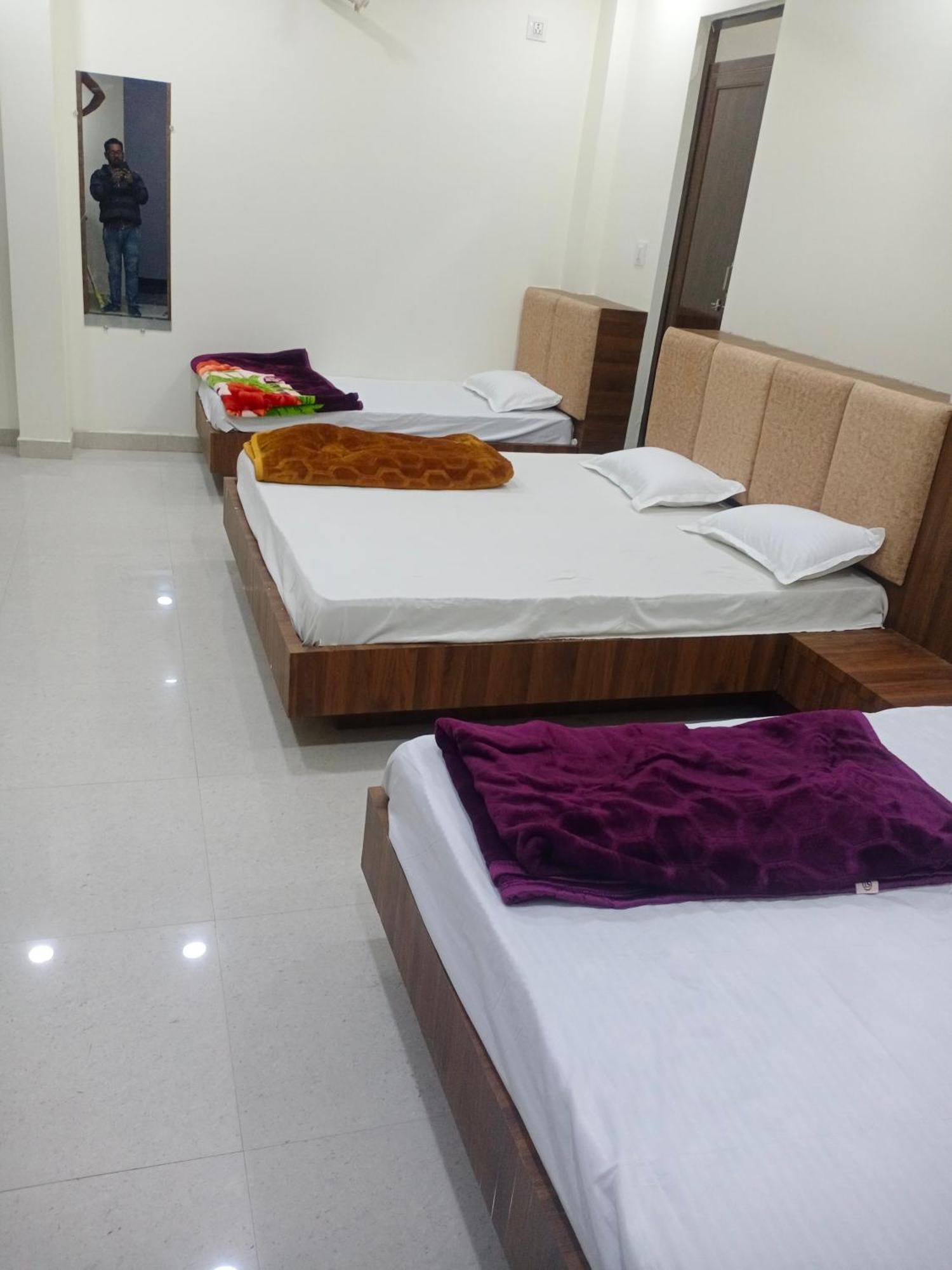 Hotel Soham Palace Ujjain Buitenkant foto